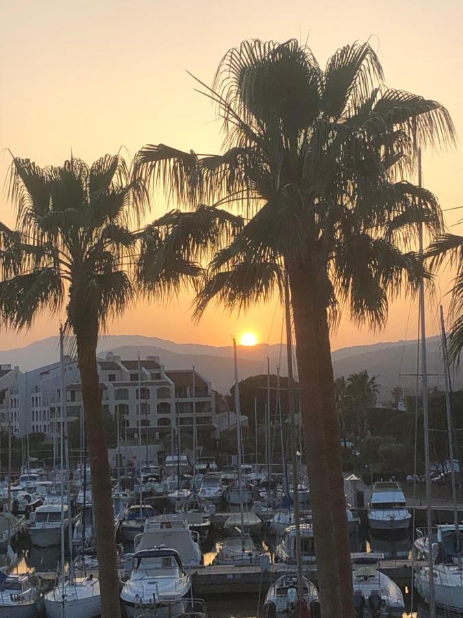 Appartement Petit Cocon magnifique vue sur Marina dans le golfe de Saint Tropez à Cogolin Extérieur photo